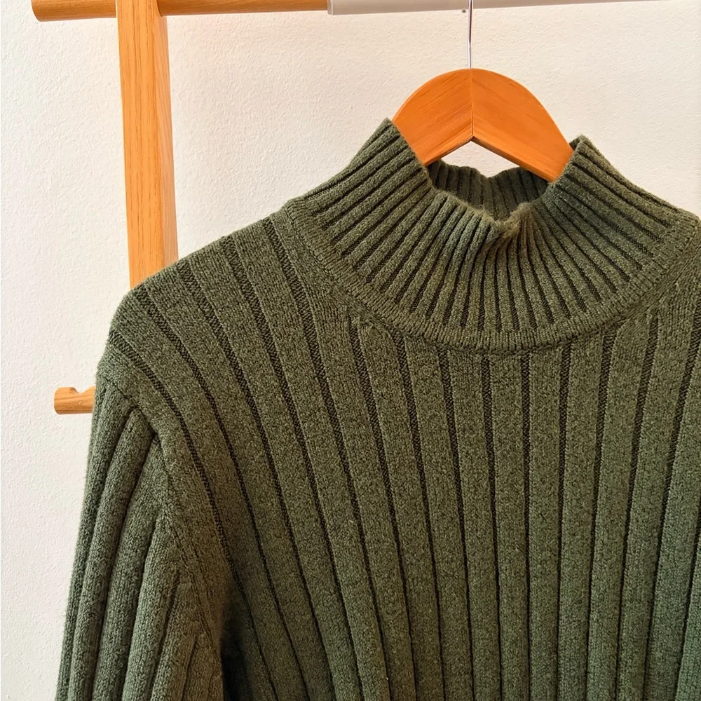Men’s Banana‎ Republic Olive Ribbed Turtleneck Sweater